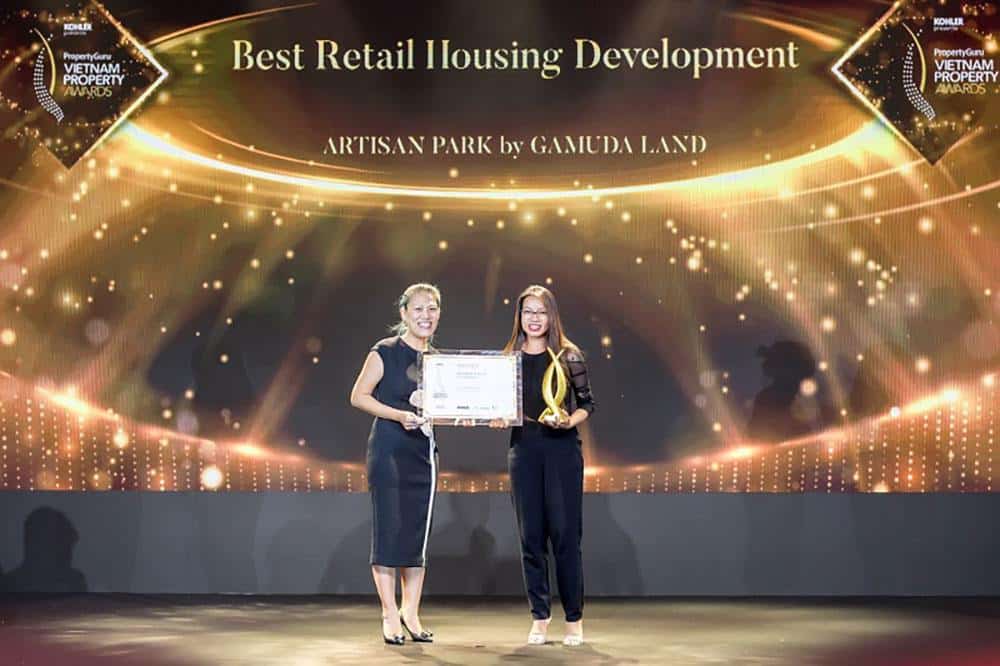 Đại diện Gamuda Land nhận giải “Dự án Nhà phố thương mại tốt nhất Việt Nam”